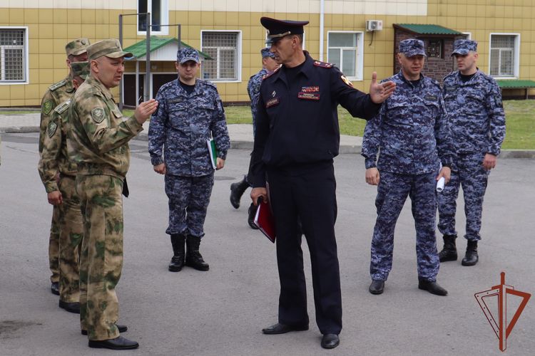 Замкомандующего Сибирским округом Росгвардии проверил уровень тылового и технического обеспечения подразделений ведомства в Республике Алтай