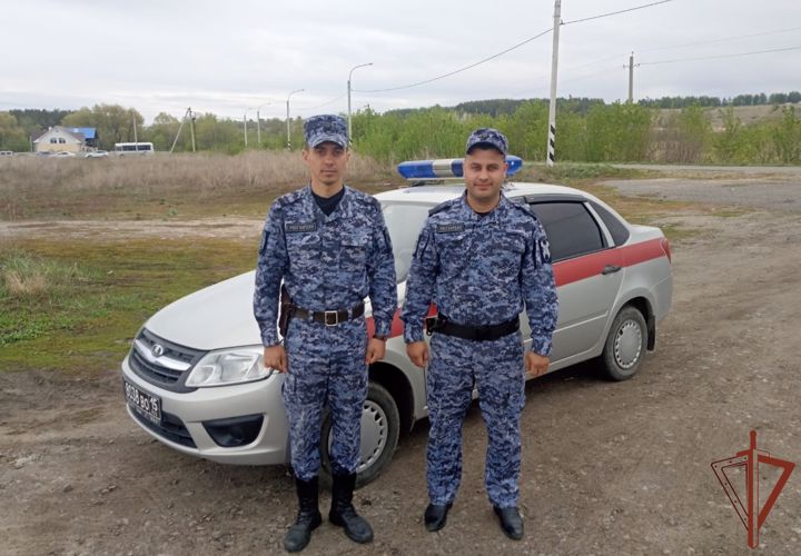 В Ульяновской области росгвардейцы помогли добраться домой потерявшемуся пенсионеру