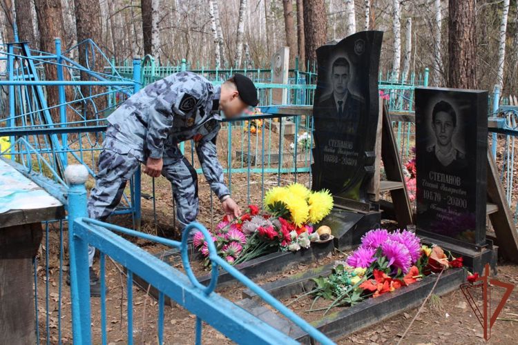 Парту Героя в память о погибшем спецназовце открыли в Иркутской области