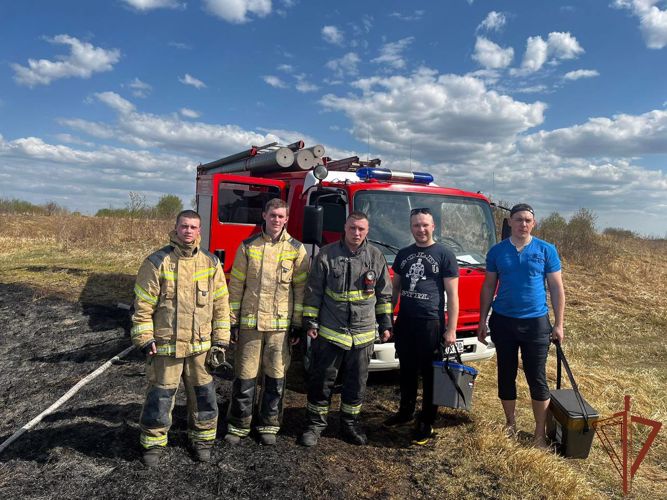 Военнослужащие Росгвардии приняли своевременные меры к ликвидации возгорания сухой травы