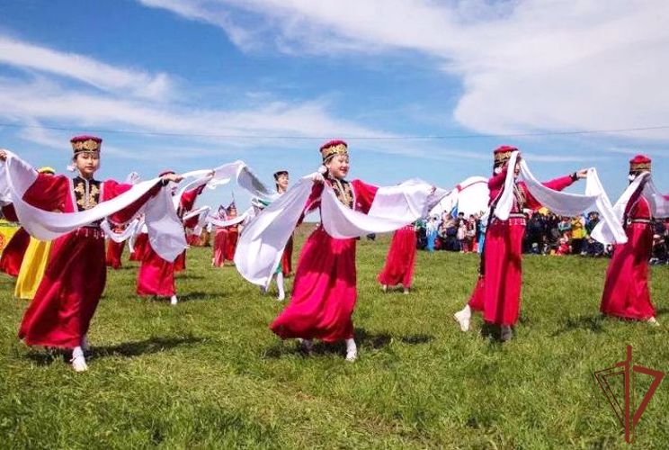 Росгвардия обеспечила безопасность на фестивале тюльпанов в Калмыкии 