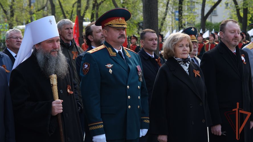 Врио командующего Уральским округом Росгвардии принял участие в возложении цветов и венков к памятнику маршалу Победы — Георгию Жукову