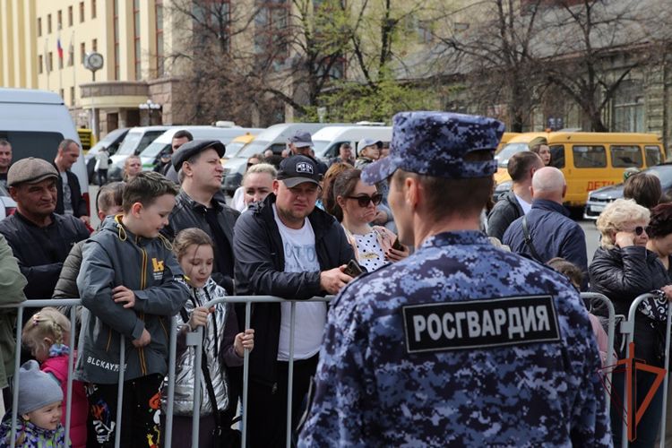 На Урале Росгвардия обеспечила охрану общественного порядка на праздничных мероприятиях в честь Дня Победы