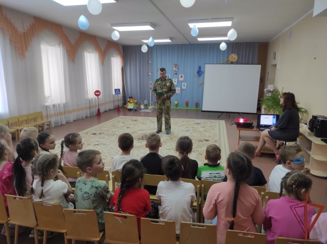 Профориентационные мероприятия для молодёжи проводят росгвардейцы в Сибири