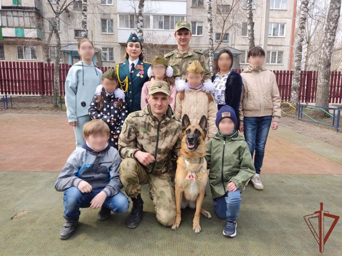 Росгвардия проводит тематические встречи с юными жителями Сибири