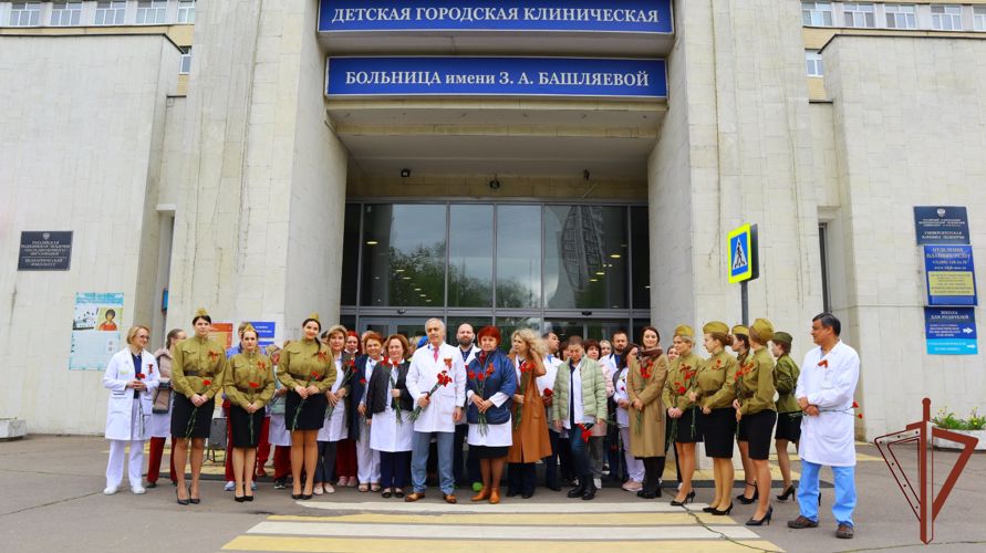 Ансамбль столичного главка Росгвардии выступил в детской больнице  с концертом, посвященным Дню Победы 