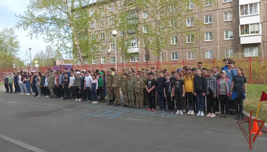 Цикл патриотических встреч со школьниками  продолжает Росгвардия на Урале 