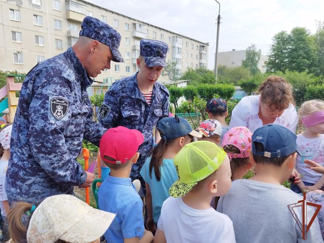 Ко Всероссийскому ведомственному проекту «Каникулы с Росгвардией» присоединились на Среднем Урале