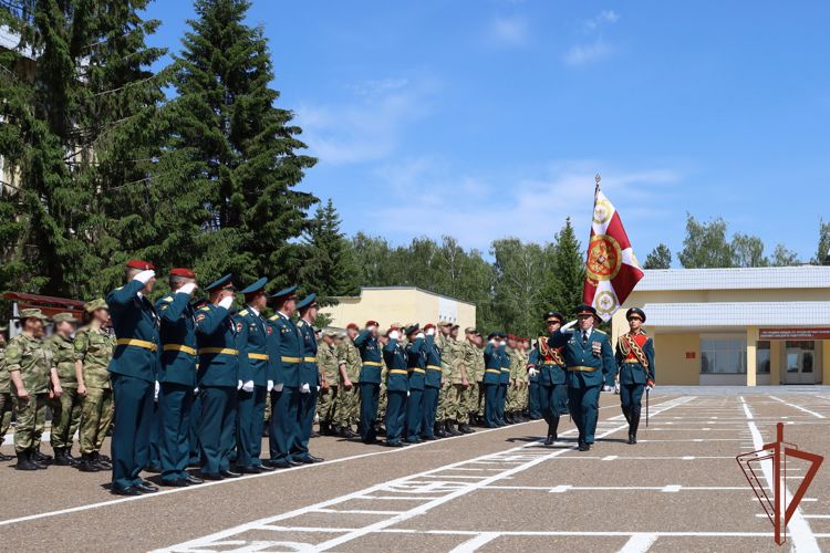 В Казани состоялся ритуал вручения Боевого знамени воинской части Росгвардии