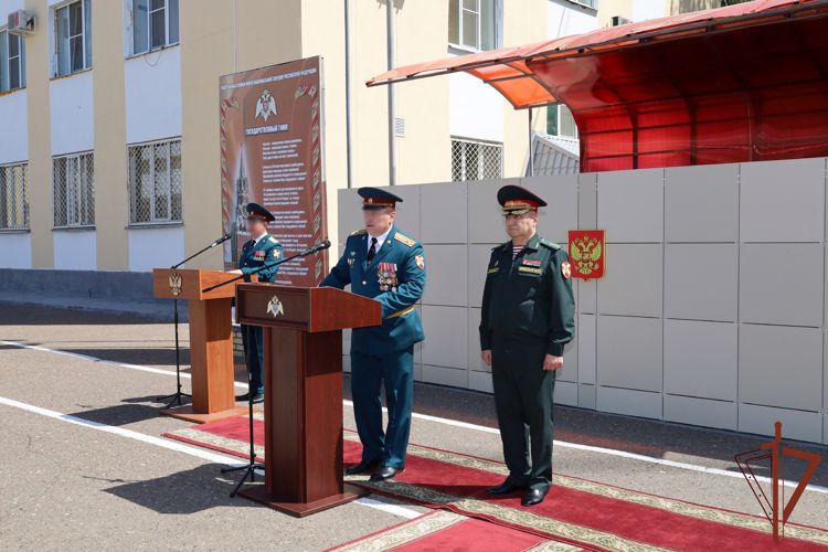 В Казани состоялся ритуал вручения Боевого знамени воинской части Росгвардии