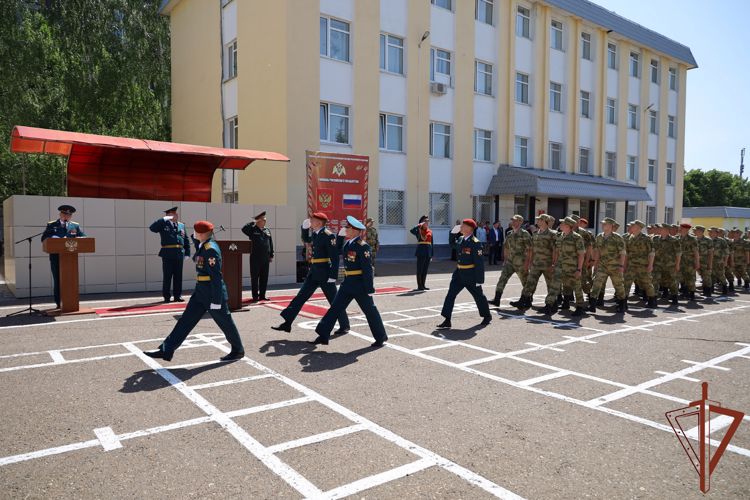 В Казани состоялся ритуал вручения Боевого знамени воинской части Росгвардии