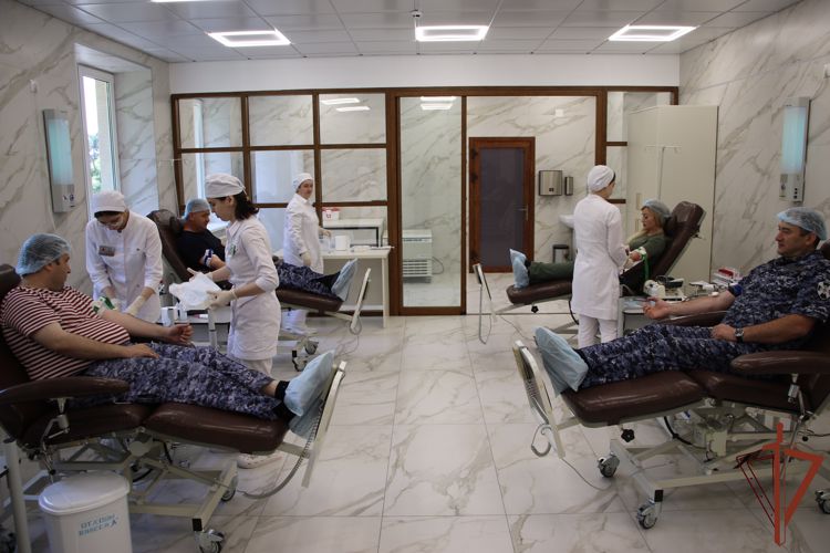 Благотворительная акция «От сердца к сердцу» проходит в Северо-Кавказском округе Росгвардии