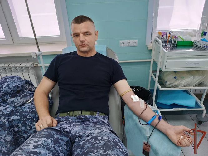 Росгвардейцы из Астрахани добровольно пополнили региональный банк крови в рамках донорской акции "От сердца к сердцу"