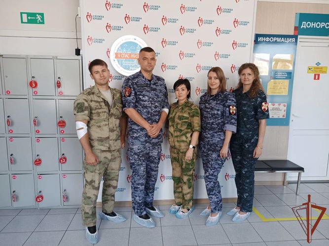 Росгвардейцы из Астрахани добровольно пополнили региональный банк крови в рамках донорской акции "От сердца к сердцу"