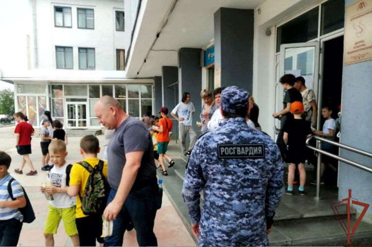 Росгвардия обеспечила безопасность празднования Международного дня защиты детей на Урале 