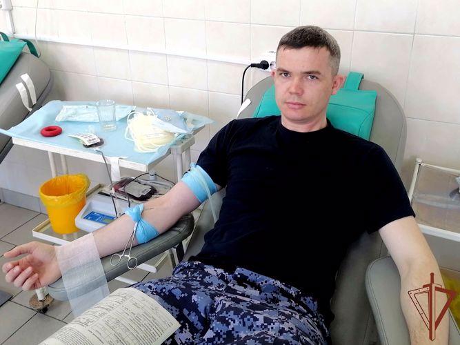 Всероссийскую ведомственную акцию «От сердца к сердцу» поддержали росгвардейцы на Урале