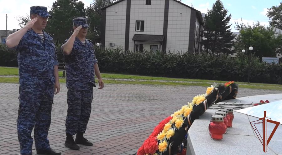 Память героев Великой Отечественной войны почтили росгвардейцы в Тюменской области