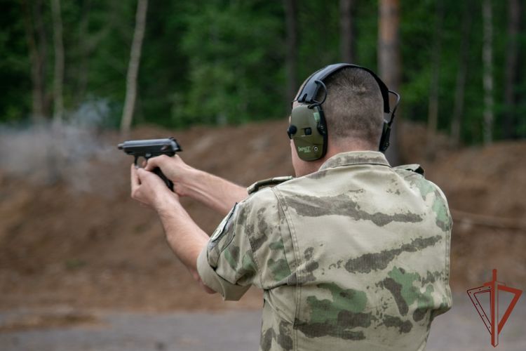 Чемпионат по стрельбе завершился в Уральском округе Росгвардии