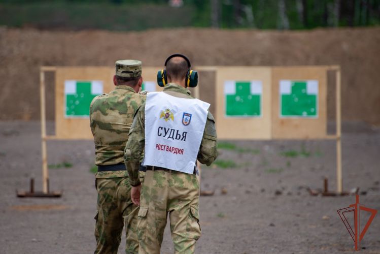 Чемпионат по стрельбе завершился в Уральском округе Росгвардии
