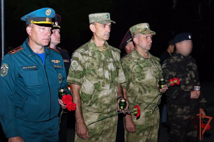 Мероприятия, приуроченные ко Дню памяти и скорби, прошли в Сибирском округе Росгвардии