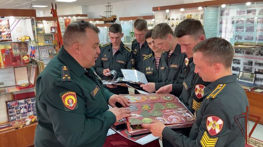 Ветеран Росгвардии собрал уникальную коллекцию нарукавных знаков