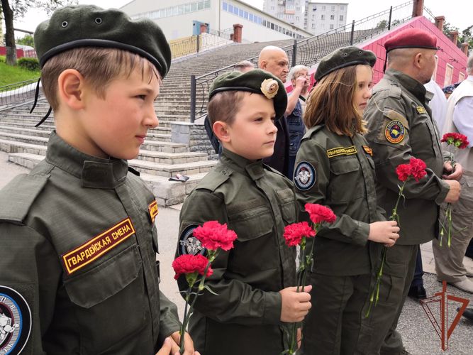Во Владивостоке увековечили память кавалера ордена Мужества (видео)