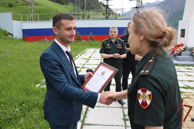 Росгвардейцы в Кабардино-Балкарии почтили память погибших журналистов