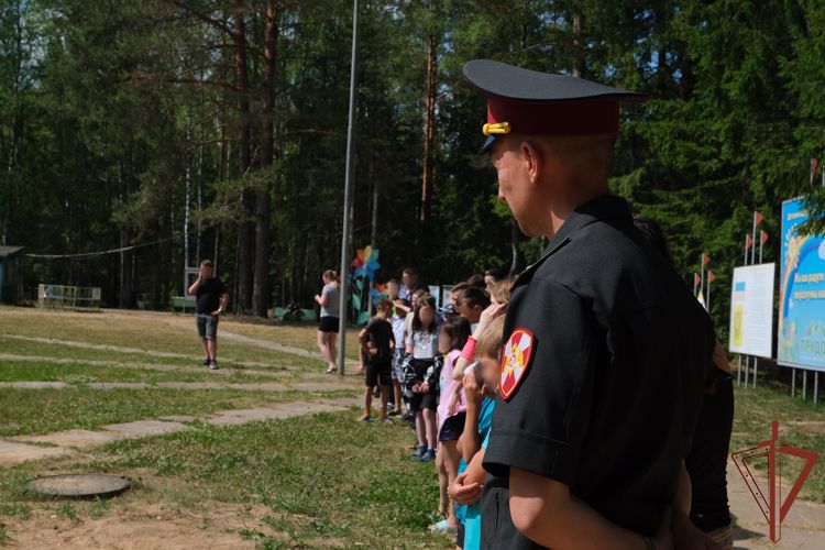 Акция «Каникулы с Росгвардией» проходят в городах Центрального округа