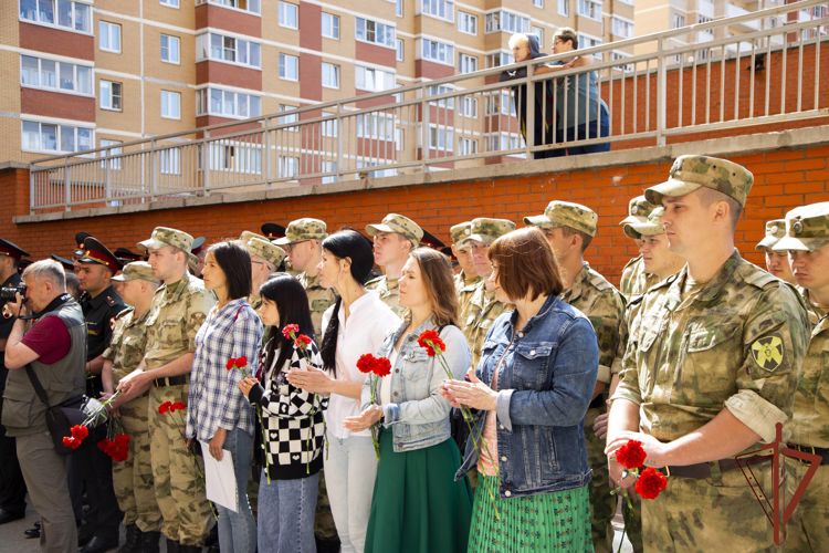 Память погибшего при исполнении воинского долга военнослужащего увековечили в Дивизии Дзержинского