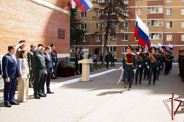 Память погибшего при исполнении воинского долга военнослужащего увековечили в Дивизии Дзержинского