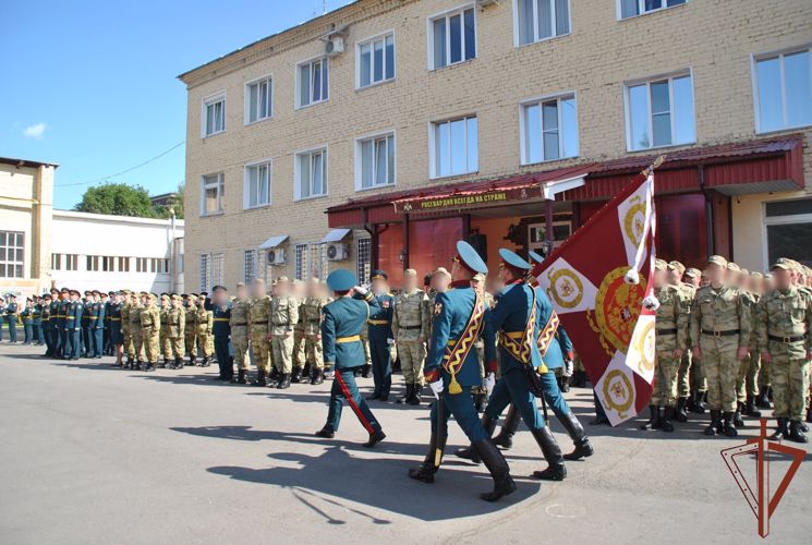 Состоялась торжественная церемония вручения Боевого знамени кировскому соединению Росгвардии