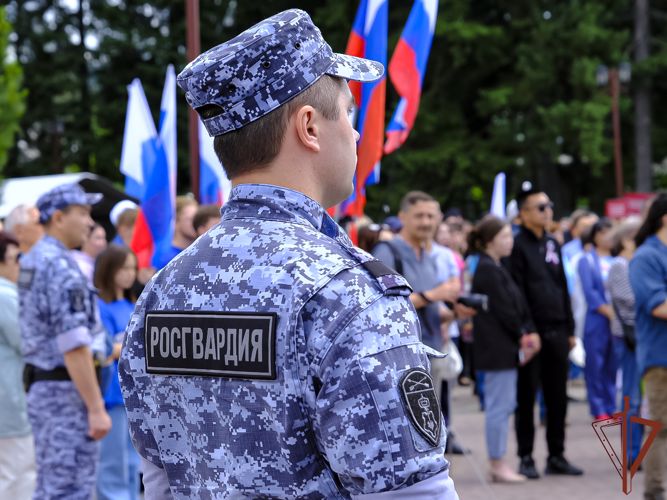  Безопасность празднования Дня России в Сибири  обеспечили росгвардейцы