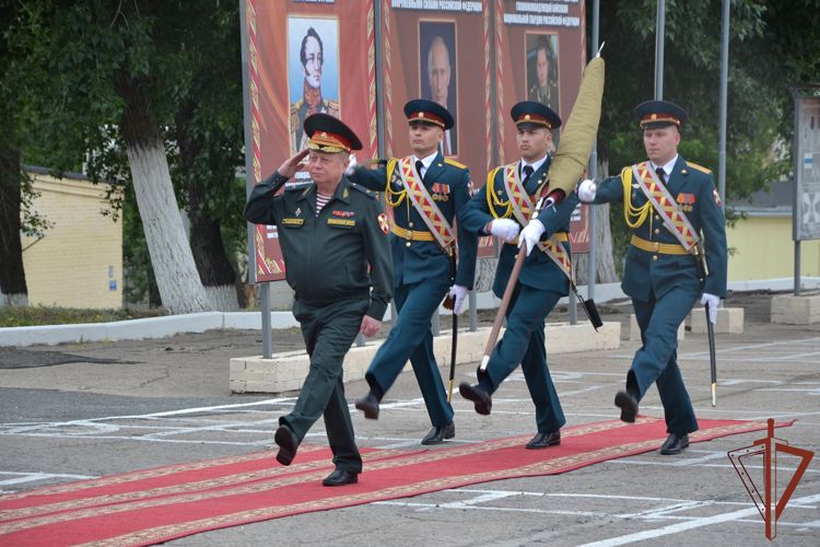 В Тольятти состоялась торжественная церемония вручения Боевого знамени воинской части Росгвардии