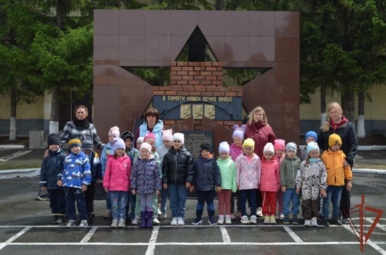 Один день «Каникул с Росгвардией» провели военнослужащие для детей и молодежи на Урале
