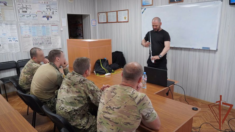 Сотрудники СОБР Росгвардии прошли обучение тактической медицине во Владимире