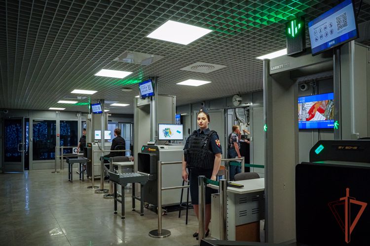 Командующий СЗО Росгвардии принял участие в открытии модуля проверки посетителей Государственного Эрмитажа