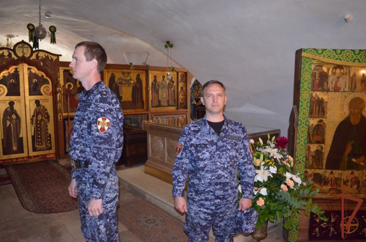 Вологодские росгвардейцы обеспечили общественный порядок и безопасность при проведении храмовых богослужений