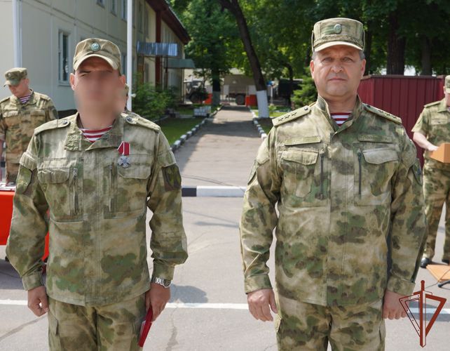 Командующий Центральным округом Росгвардии вручил госнаграды участникам специальной военной операции (видео)