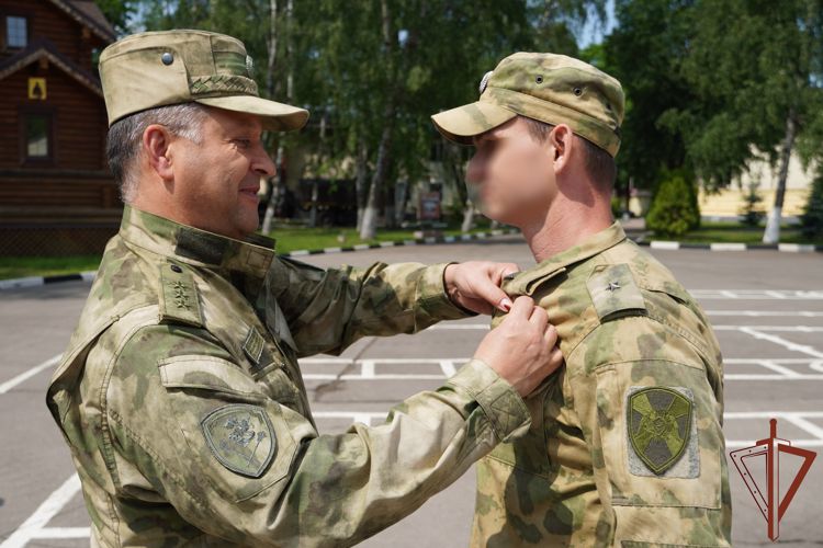 Командующий Центральным округом Росгвардии вручил госнаграды участникам специальной военной операции (видео)