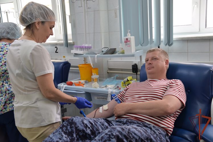 Всероссийскую ведомственную акцию «От сердца к сердцу» поддержали росгвардейцы на Урале