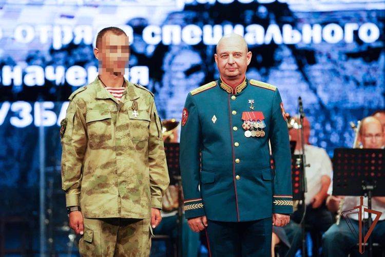 Отряду специального назначения Росгвардии «Кузбасс» вручено Боевое знамя