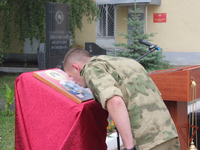 В Казани состоялась торжественная передача походных икон воинским частям Росгвардии