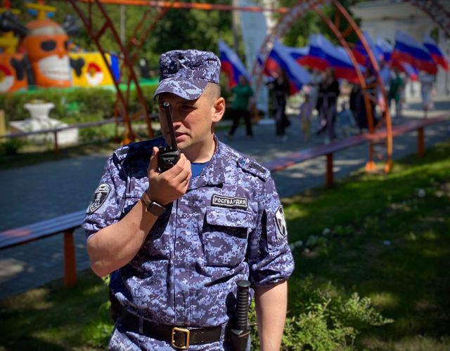  В посвященных Дню России мероприятиях принимают участие росгвардейцы Центрального округа 