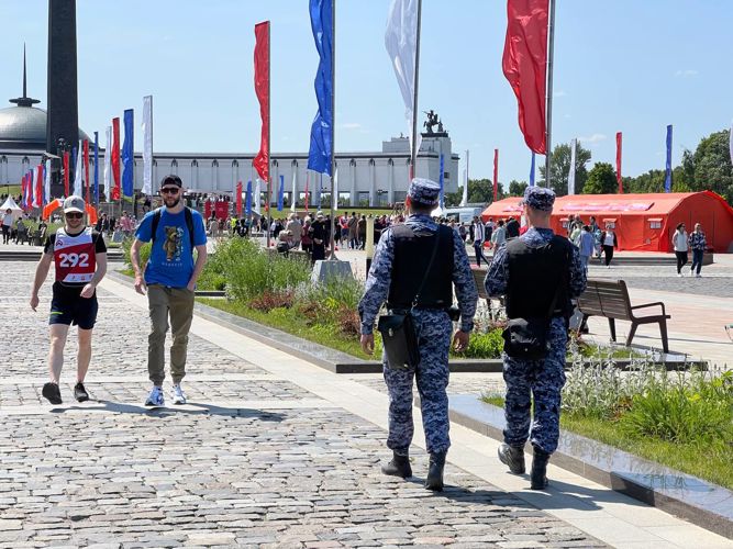  В посвященных Дню России мероприятиях принимают участие росгвардейцы Центрального округа 