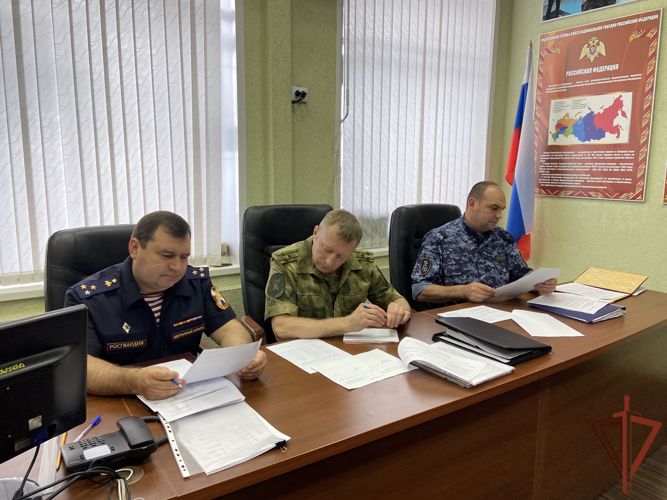 В ЦСН вневедомственной охраны Росгвардии проведены занятия по военно-политической подготовке