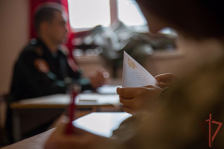Ко Всероссийской акции «Письмо солдату» присоединились подшефные Росгвардии курсанты на Южном Урале