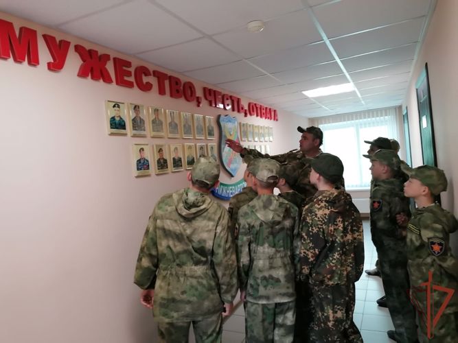 Офицеры Росгвардии провели цикл встреч с молодежью Югры в рамках масштабного ведомственного проекта 