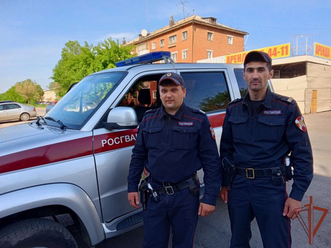 Заблудившейся пенсионерке помогли вернуться домой сотрудники Росгвардии в Омске