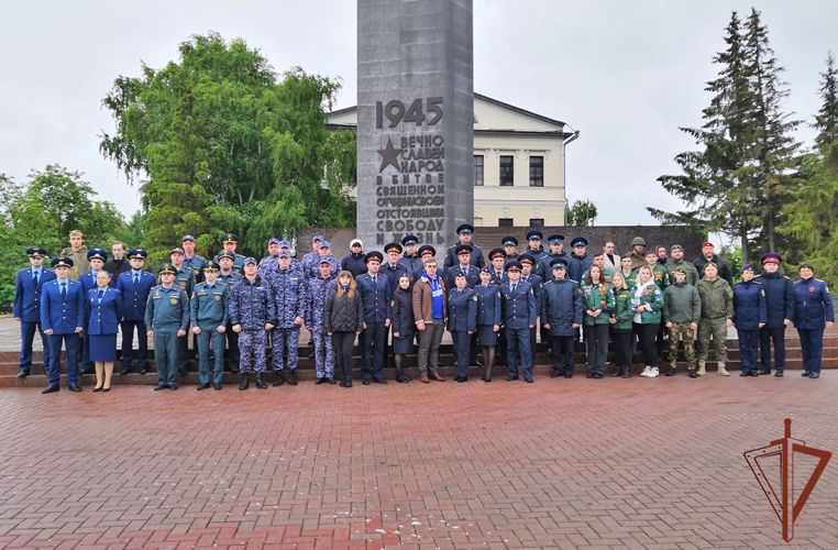 В День памяти и скорби росгвардейцы на Урале почтили павших героев ВОВ