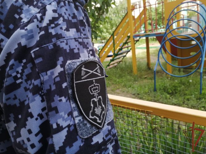Патруль Росгвардии оперативно нашел потерявшегося ребенка в Саратовской области  